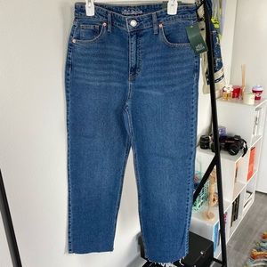 NWT High Rise Straight Ankle Jeans